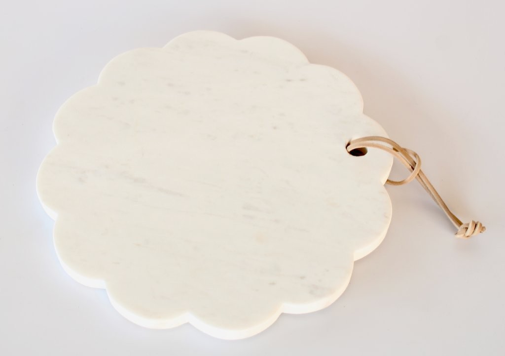 White Round Scallop Board